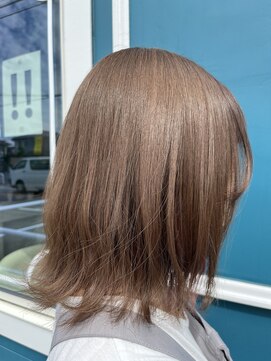 ヘアーアンドネイル ルシア(Hair&Nail Lucia) ホワイトブラウン