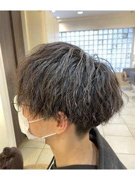 カロル 川口(Calor) 【ツイストスパイラルパーマ】