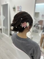 ホワイト(White)&nbsp;スピードヘアセット4番サイドアップ♪
