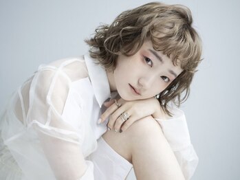 シーズンズ マムズ 府中店(SEASONS MOMS)の写真/【府中駅徒歩1分】高技術かつリラックスできる店内、大人女性に選ばれる美容室