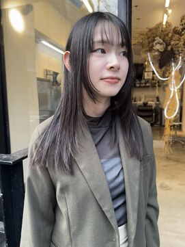 アンダーカレント(undercurrent) レイヤースタイルミディアムレイヤー顔まわりレイヤー