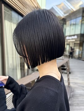 ミィ 表参道(mee.) 黒髪/ボブウルフ/ネビージュ/小顔/ワンレン/髪質改善/前髪