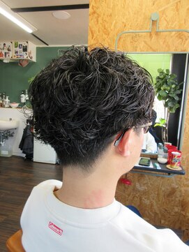 ジュリー(Julie) メンズカット、パーマ