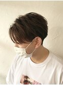 刈り上げ前下がりセンターパート
