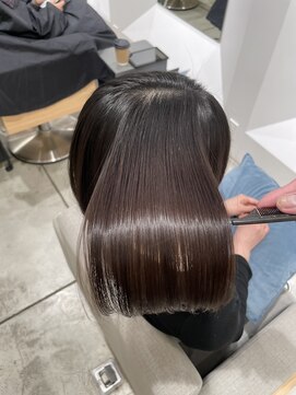ステアケース 武蔵小杉店(stair:case) 真っ直ぐになり過ぎるのが嫌だ。自然な丸みの縮毛矯正