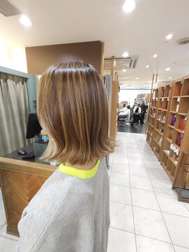 イヤリングカラーボブ