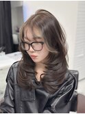 小顔ロングレイヤーカット顔周り冬グレージュカラー透明感カラー