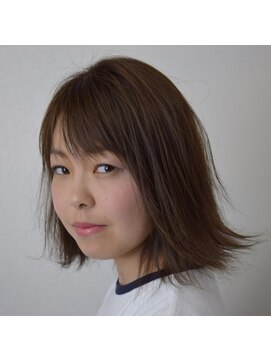 カラーアトリエ イロドリ(彩) エアリーガーリー　　切りっぱなしセミディ