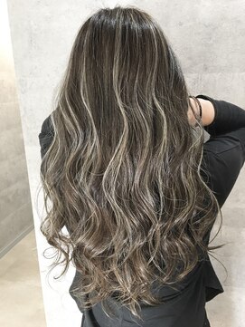 オリ(‘Oli) コントラストハイライト＿プラチナグレイジュ