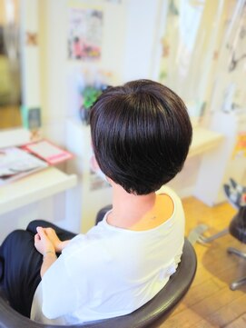 ヘアエスト(HAIR EST) 大人ショートマッシュ