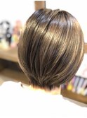 ショートボブ