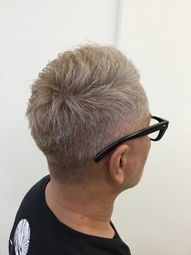 シャンテ barbarフェードカットグレーヘア