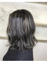 サロン ド ロイ(Salon de Roi)&nbsp;コントラストハイライト×切りっぱなし Bob☆