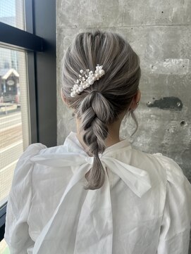 ガルボ ヘアー(garbo hair) #高知美容室 #ミディアム #ブリーチ #グレー #ハイトーン #10代