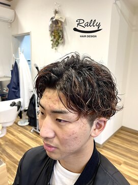 ラリー(Rally) ツーブロック。ツイストスパイラルパーマ
