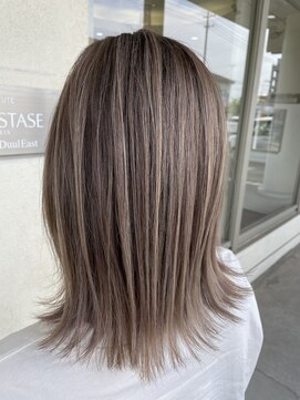 デュールイースト(Duul East) 外国人風バレイヤージュ