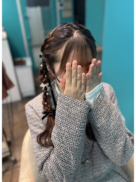 リエラ 新宿(RIERA) 編み込みアレンジツインテール