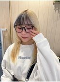 抜きっぱなしブロンド×前髪インナーカラー