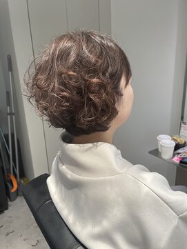 フク(FUKU) クセ毛を活かした軽やかショートボブ