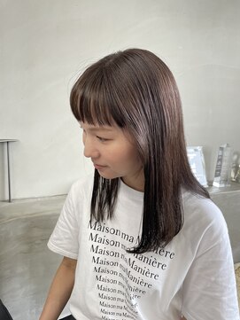 シアン(cyan) くすませすぎないベージュブラウン