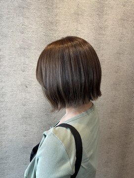 グレイス ヘアドレッシング 鷹匠(grace hair dressing) ぱつっとボブ×赤みのないベージュ