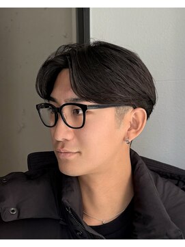 アルティ(arti) 刈り上げセンターパート × ニュアンスパーマ