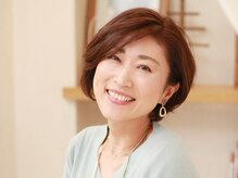 大人女性の支持◎大人気『プリカール』で根元をふんわりと仕上げる