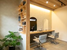 Rinanの雰囲気(落ち着きと温もりのある店内)