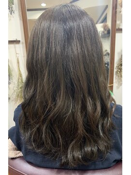 美容室 メザミー MESAMIES 大人可愛い透明感暗髪黒髪無造作ウェーブ愛されロング
