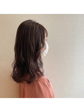 ムエベ(MUEBE) 2022春トレンド◎暖色ベージュカラー