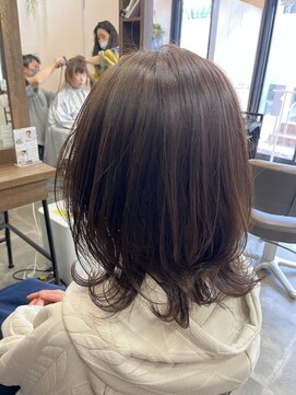 バセット バイ アルター 鎌取店(basset by aL-ter) ベージュカラーレイヤーウルフ