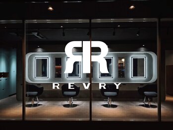 REVRY【レヴリ】