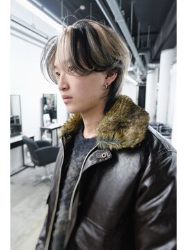 ピア(Pia) メンズセンターパート×レイヤーカット×デザインカラー