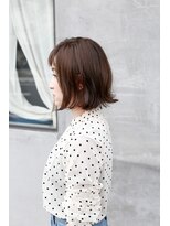 ホワイトルーム(White Room)&nbsp;ナチュラルアッシュの外はねボブ♪