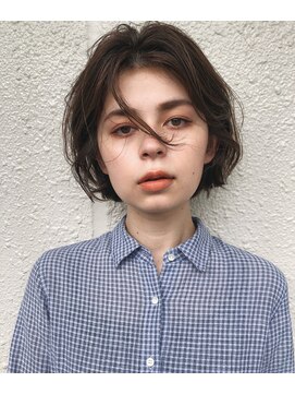 ルーム(Loom.) ハンドブローで仕上げるニュアンスボブ【Loom./明治神宮前】