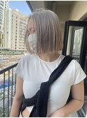 ブラントボブ、ホワイトグレージュ