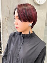 トゥコ(tuco)&nbsp;個性的ローライトカラーハンサムショート赤髪レッドピンク