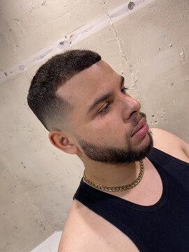 フランクスバーバーザスタンド(Frank’s barber the stand) 外国人風クロップスキンフェードE