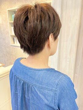 キャアリー(Caary) 福山市Caary襟足スッキリベリーショート白髪ぼかし40代50代60代