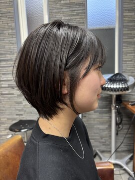 モスト ブリヤン(MOST BURYAN) まとまりあるショートスタイル×20代透明感ブラック