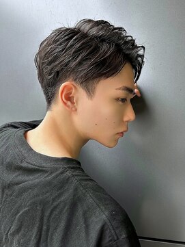 トルネード(TORNADO) 韓国風センターパート×ナチュラル刈り上げショート 7s612