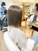 ネオリーブ チロル 横浜西口店(Neolive CiroL.)&nbsp;暗めカラー/オリーブグレー/秋カラー/切りっぱなしボブ【横浜】k