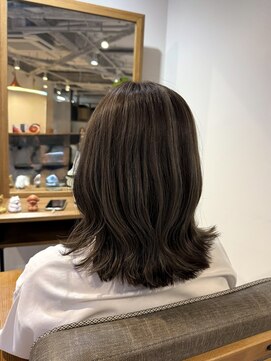 ミア 立川駅(MIA) 透明感グレージュ白髪ぼかしハイライト