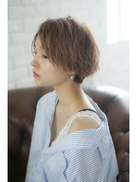 ミエル ヘア 新宿(miel hair) 〈mielhair新宿〉抜け感無造作ショート　ハイトーン