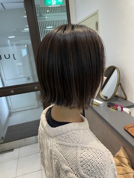 ユーリ(juli) 切りっぱなし外ハネボブ