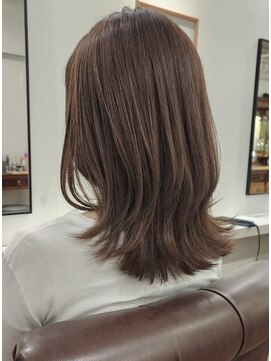 インビテーション(invitation) アッシュベージュ