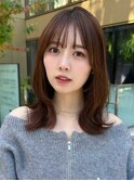 顔周りレイヤーカットくびれヘアミルクティーベージュカラー