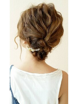 クラウン ヘアー(CLOWN hair) 揺る巻きアレンジ