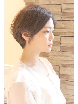 レウナ 外苑前(Reuna) 20代30代40代暗めカラーでも可愛いナチュラショートボブ