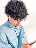 前下がりマッシュ波巻きスパイラルパーマメンズツーブロック横浜